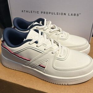 NEW - Women’s Nostalgia ‘87 APL’s